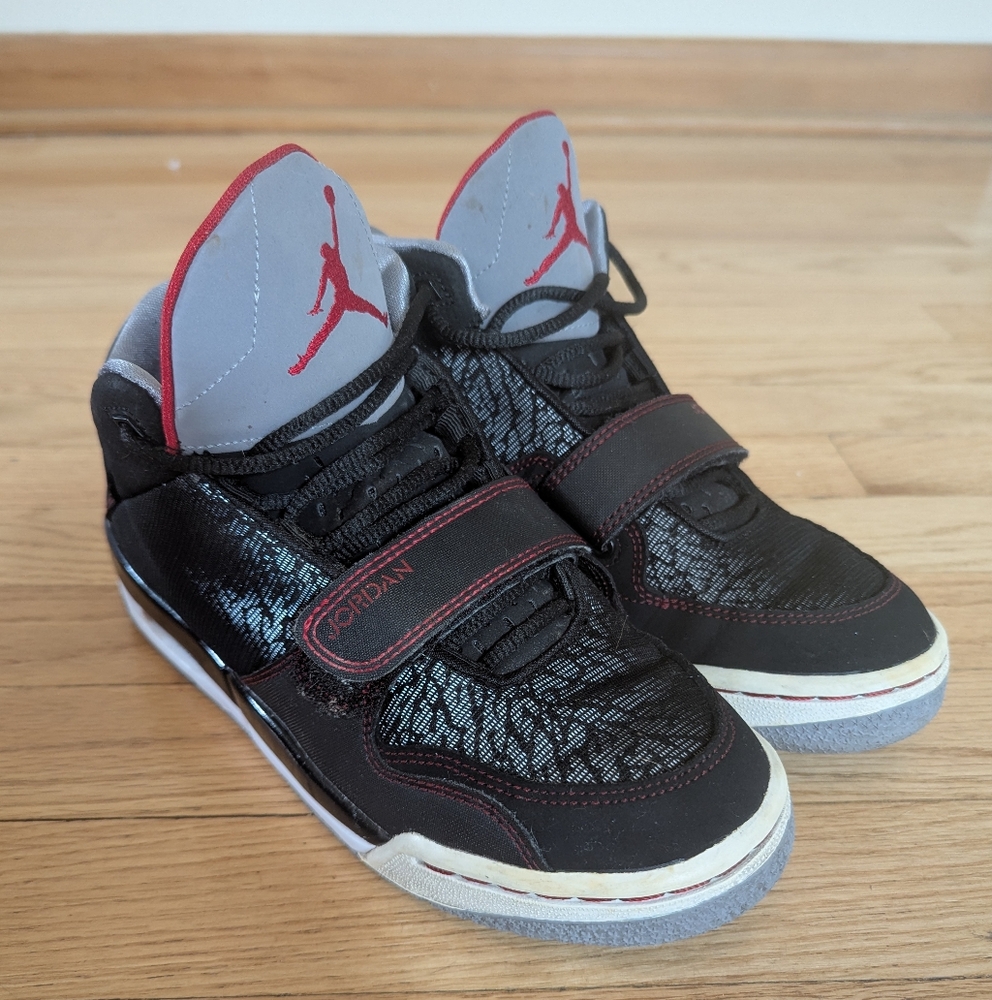 Air Jordan Flight Club Black Red Basketball Sneakers Size 5.5Y USA